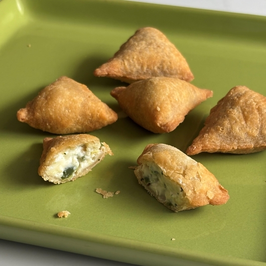 Jalapeno Cheese Samosas